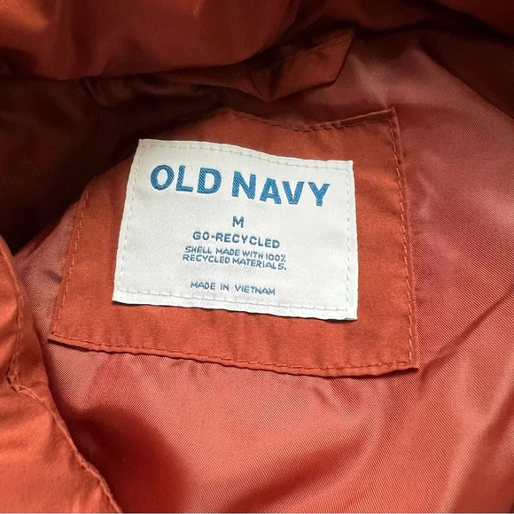 Men’s Old Navy Sustainable Utility Puffer Vest - Picture 5 of 5